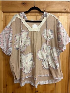 POL Boho Floral Appliqué V-Neck Women's Top
